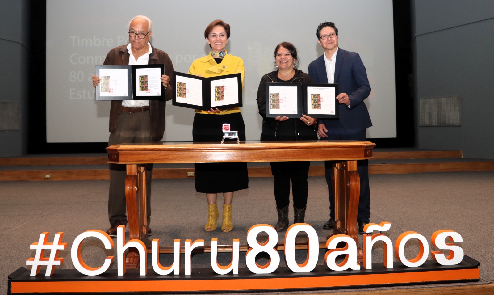 Celebran 80 Años de los Estudios Churubusco, con Timbre Postal y Exposición