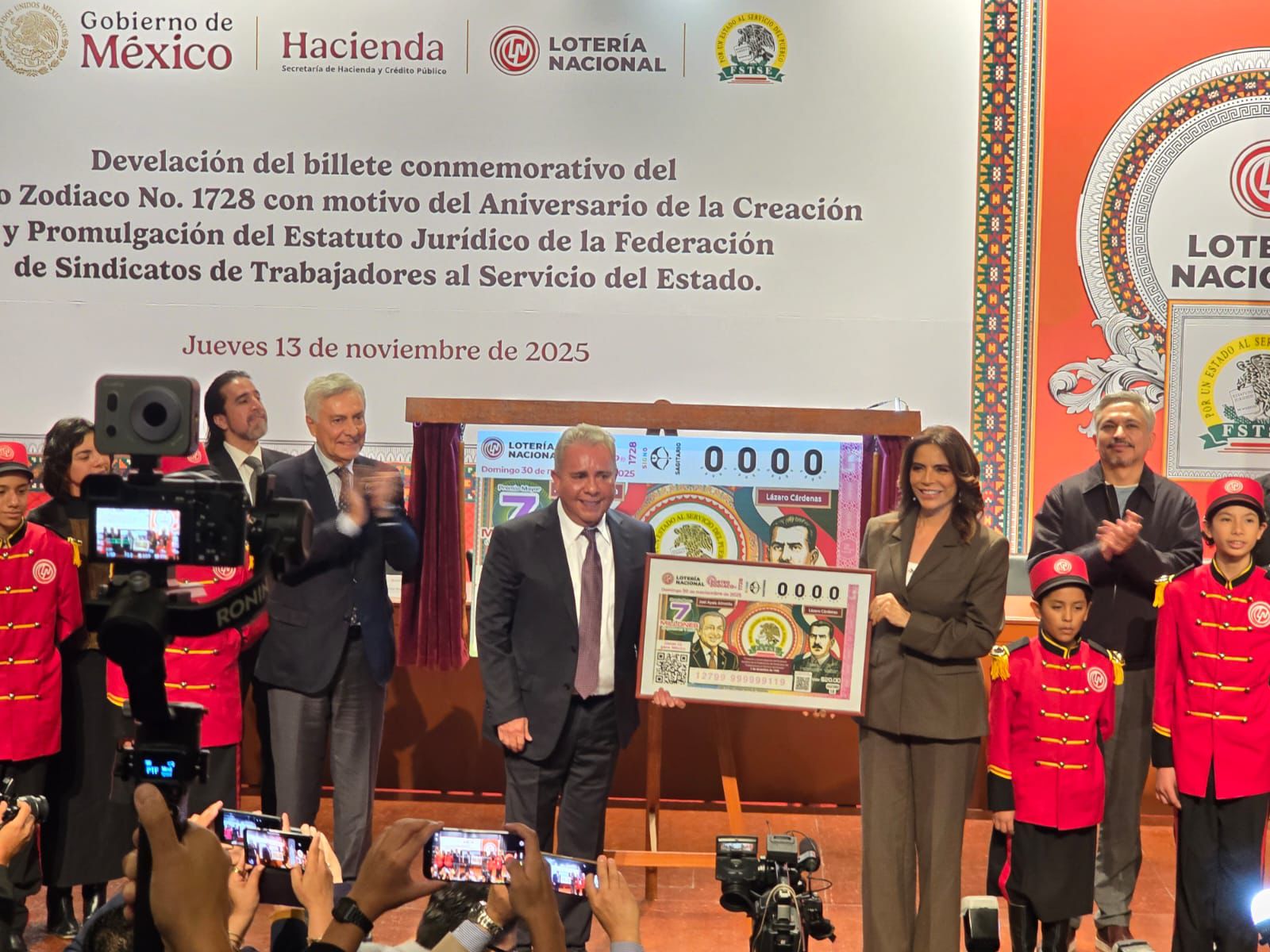 Llega FSTSE a su 87 Aniversario; Devela Lotería Nacional, Billete Conmemorativo