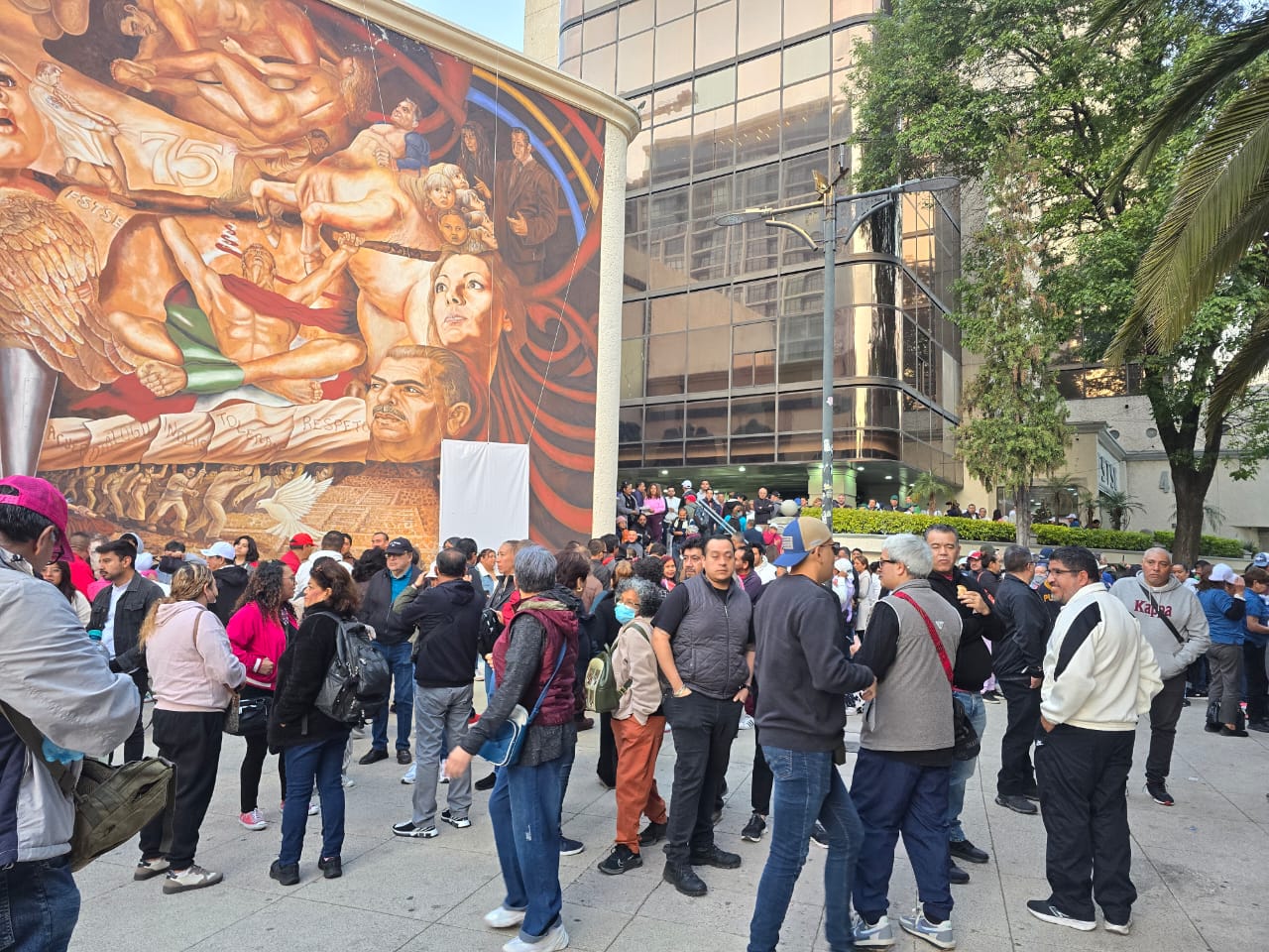 Acuden Decenas de Miles de Ciudadanos a Escuchar a la Presidenta Sheinbaum Acuden Decenas de Miles de Ciudadanos a Escuchar a la Presidenta Sheinbaum
