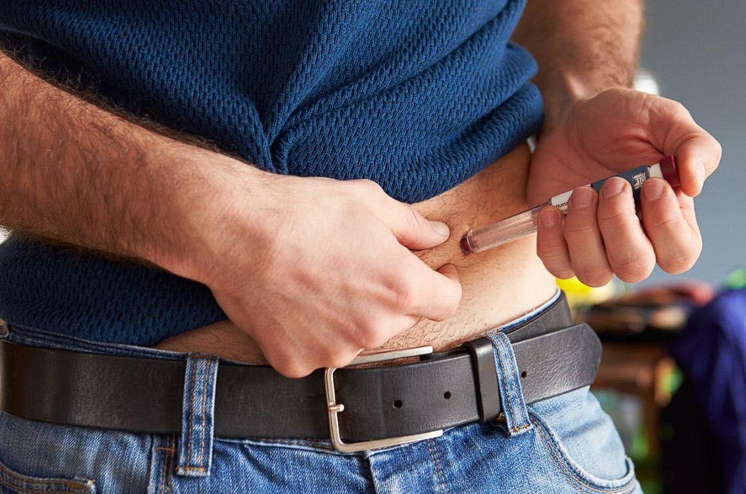 Reutilizar agujas y jeringas en la aplicación de insulina pone en riesgo la salud Reutilizar agujas y jeringas en la aplicación de insulina pone en riesgo la salud