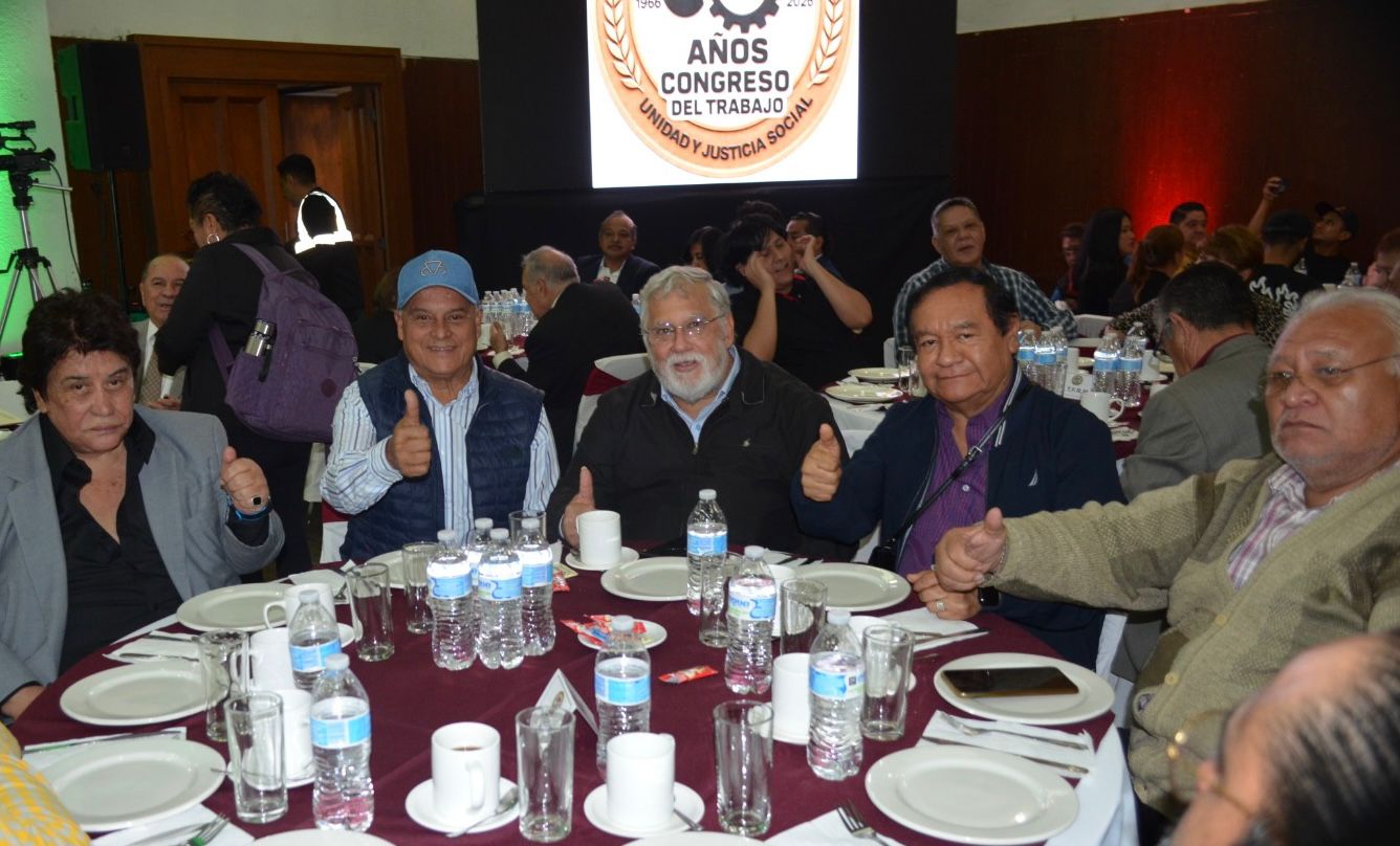 Integrantes del CEN del STFRM, presentes.