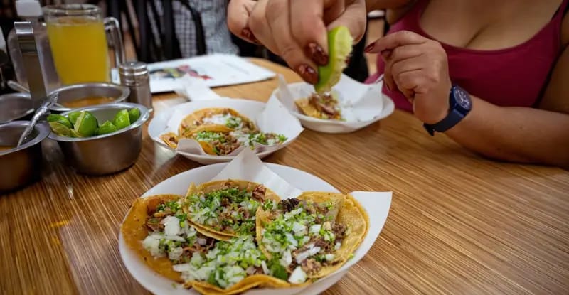 Dejan Taquerías 200 mil mdp Anuales en México: Research Land