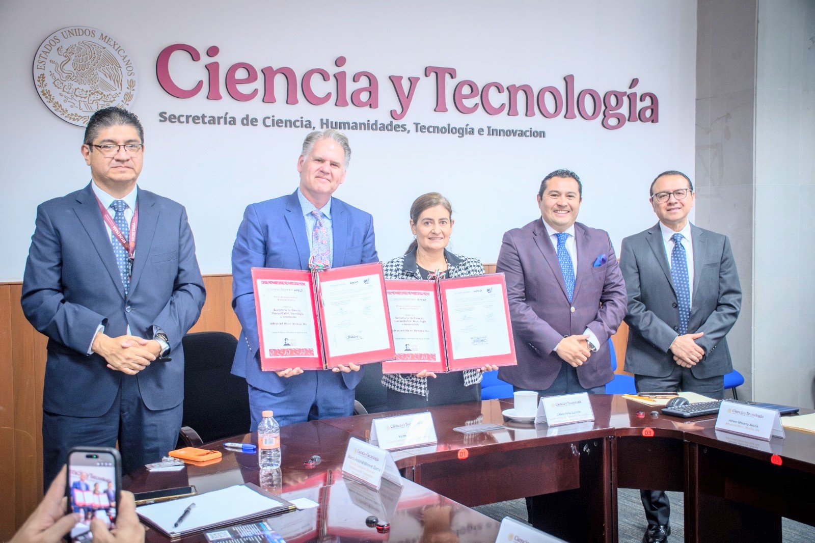 Secihti y AMD, Formarán Talento en Inteligencia Artificial y en Supercómputo en México