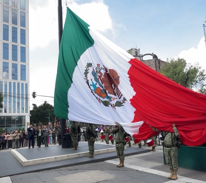 PJCDMX Rinde Honores a la Bandera y Destaca el Valor de las Fuerzas Armadas, en el mes de la Patria